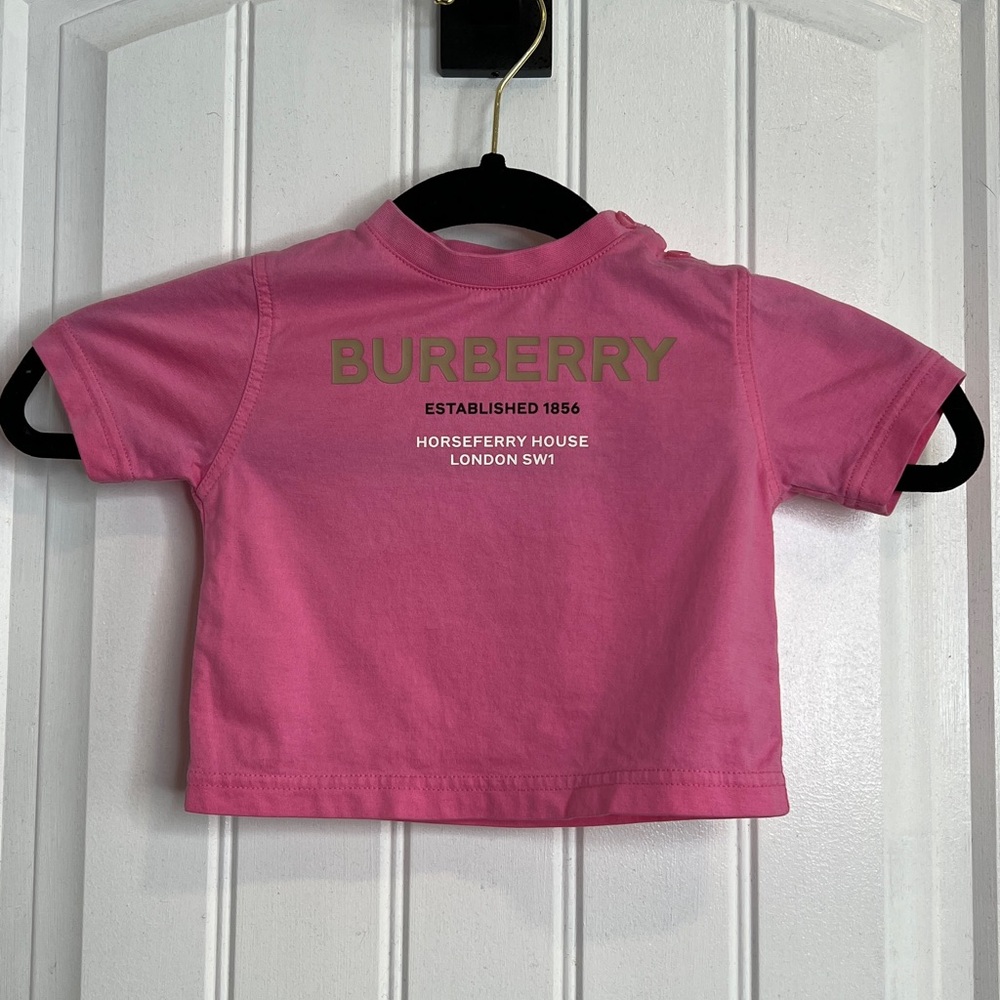 Burberry‎ Baby Girl Horseferry House Pink T-Shirt. Size 6 Months.